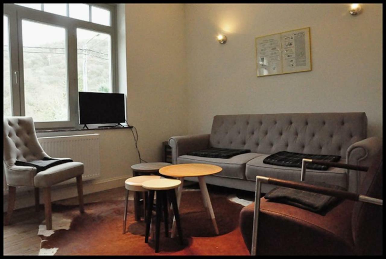 Een Thuis In De Condroz Waulsort Exterior foto